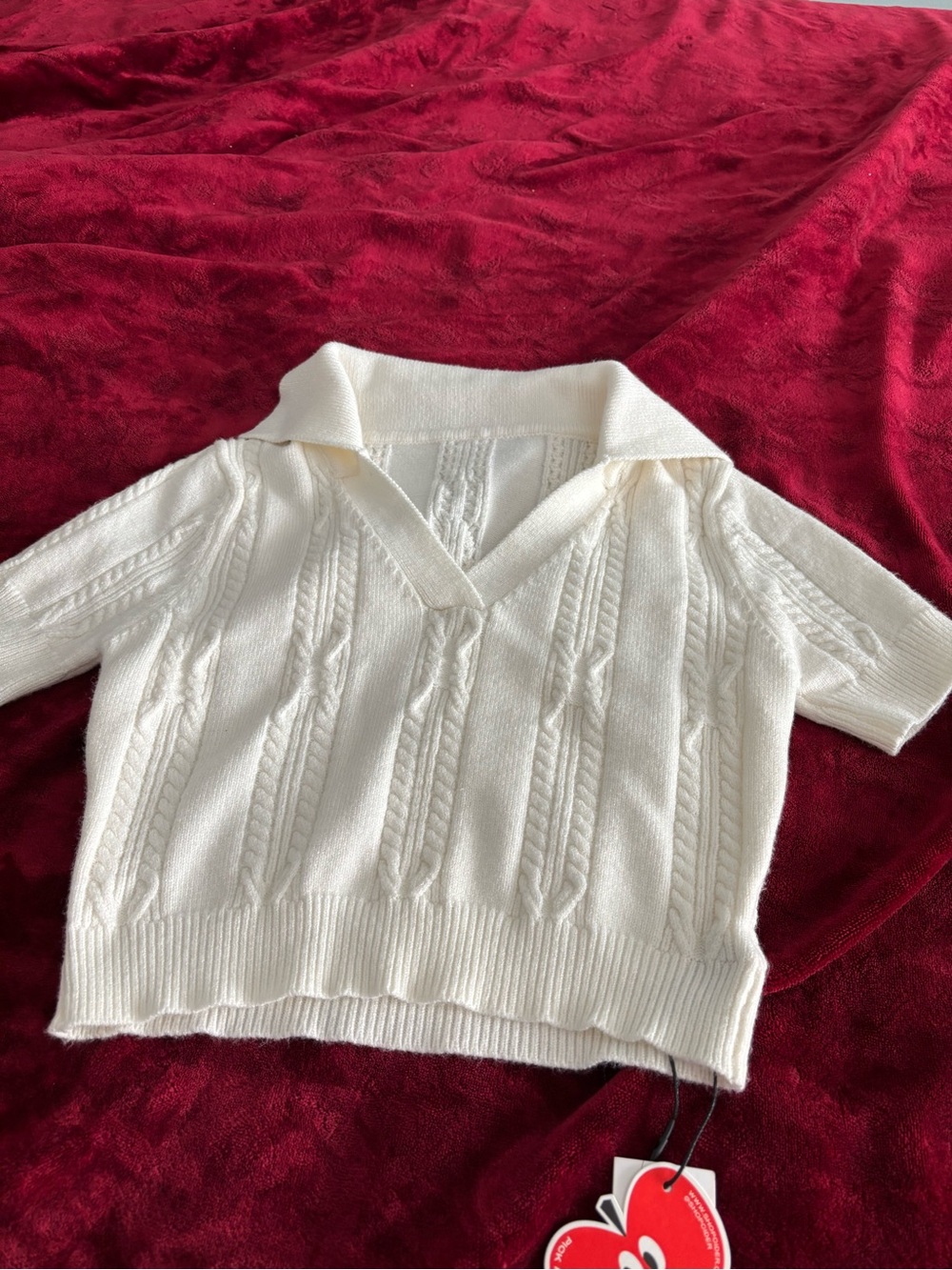 Under Armour Cream Cable-Knit V-Neck Short-Sleeve Sweater